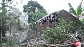 Hujan Batu Raksasa di Purwakarta Diawali Suara Ledakan