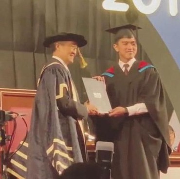 Diwisuda, Kaesang Pangarep Terima Penghargaan dan Uang Rp51 Juta