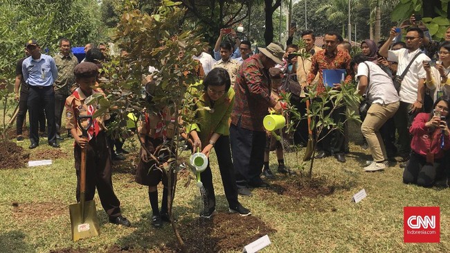 Pengamanan Menko Perekonomian Darmin Nasution dan Menkeu Sri Mulyani akan diperketat usai peristiwa penusukan yang menimpa Menkopolhukam Wiranto.