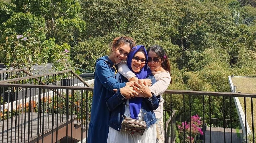 Ayu Ting Ting dan Umi Kalsum