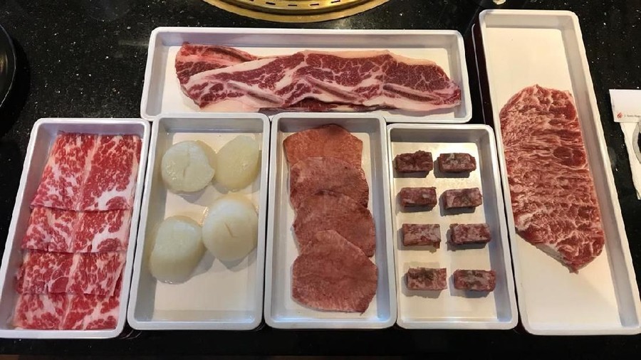 Duo Makan mengajak pemirsa berburu makanan Jepang hingga ayam taliwang.