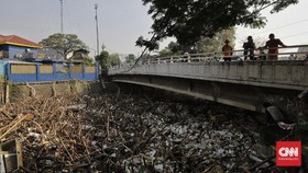 DKI Anggarkan Rp197 Miliar untuk Bangun Saringan Sampah