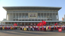 VIDEO: Perayaan HUT Sekjen Partai Buruh Kim Jong-il Ke-22