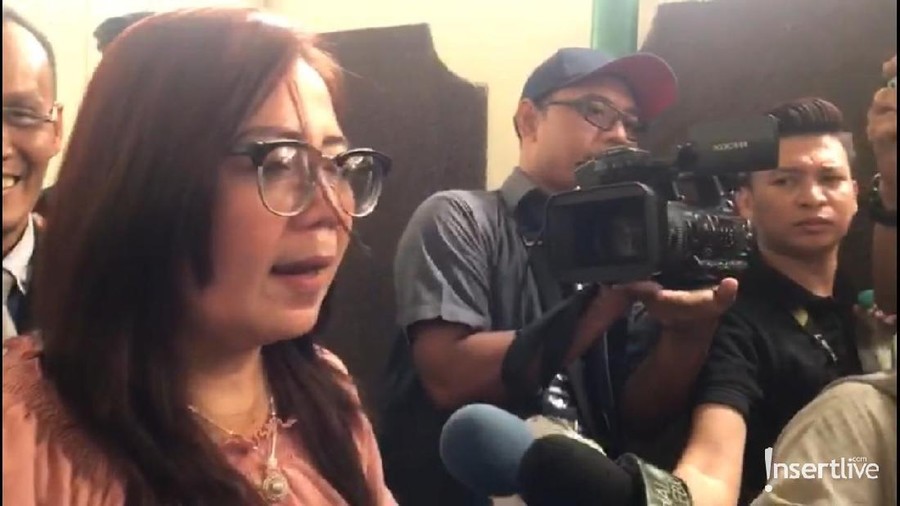 Sidang Perdana, Ibunda Ingin Kriss Hatta untuk Berlapang Dada Sidang perdana Kriss Hatta dengan Anthony Hilenaar dilangsungkan hari ini, Rabu (9/10).