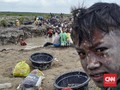 FOTO : Berburu Harta Karun Sriwijaya di Bekas Karhutla