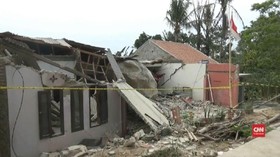 Ledakan Dinamit Hancurkan Tujuh Rumah dan Satu Sekolah