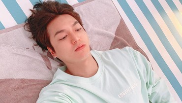 Lee Min Ho Ultah ke-34, Tengok Lagi Foto Seksinya Telanjang Dada di Pantai