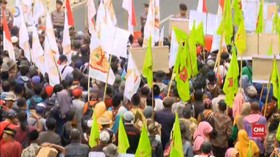 VIDEO: Ratusan Petani Demo, Jalan Menuju Istana Ditutup