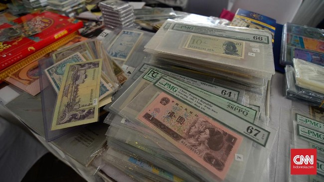 BI menyerahkan dokumentasi arsip lalu lintas devisa kepada Arsip Nasional RI. Penyerahan itu sekaligus menandai dokumentasi menjadi aset negara.