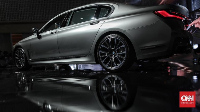 Peluncuran BMW seri 7 di Jakarta, Kamis, 10 Oktober 2019. BMW Group Indonesia meluncurkan BMW Seri 7 Long Wheelbase terbaru yang ditawarkan dalam dua variasi yaitu The New BMW 730Li Opulence dan The New BMW 730Li M Sport. CNN Indonesia/Bisma Septalisma