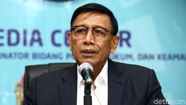 Wiranto Tiba di RSPAD Gatot Subroto