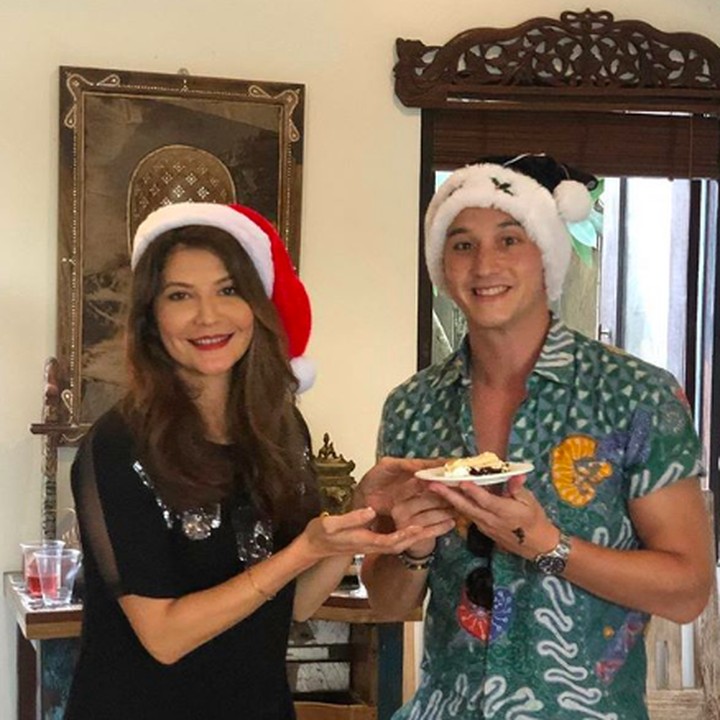 <p>Mike Lewis datang merayakan ulang tahun Tamara. Acara digelar bersamaan dengan merayakan Natal untuk Mike. (Foto: Instagram @tamarableszynskiofficial)</p>