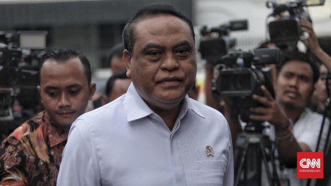 Wakil Ketua Umum DPP DMI Syafruddin Kambo meminta Din Syamsuddin segera meralat klaim bahwa dirinya menghadiri pertemuan di Nasdem Tower.