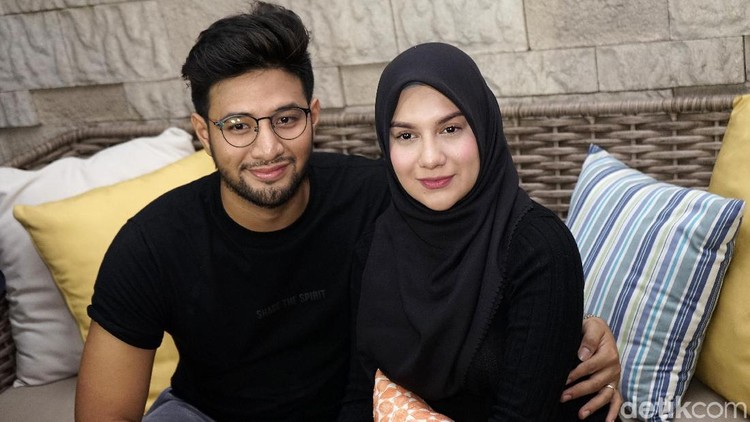 Ammar Zoni dan Irish Bella saat ditemui di kawasan Cinere.