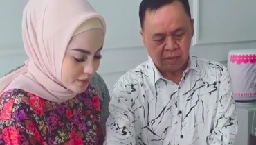 img-title Jedun Ultah di Rumah Mewah, Netizen: Kerudungnya Sampai Dada Donk