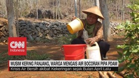 VIDEO: Kekeringan, Warga Mengais Air Bocoran Pipa PDAM