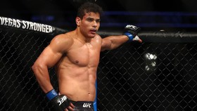 UFC: Costa Mabuk Saat Bertarung Lawan Adesanya