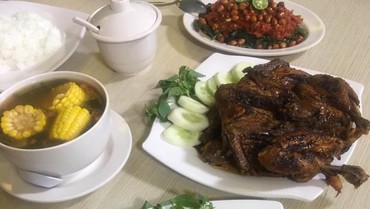 Keseruan Duo Makan Berburu Nasi Goreng Pete dan Bebek Cabe Hijau Nampol