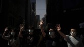 Nyalang: Isak Lara Usai Prahara Peringatan Yom Kippur di Israel hingga potret kesedihan keluarga Alaa Hamdan yang tewas oleh tentara Israel, mengisi foto pilihan CNNIndonesia.com pekan ini.
