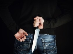 Politisi Jepang Diserang Pria Berpisau di Luar Gedung Kementerian