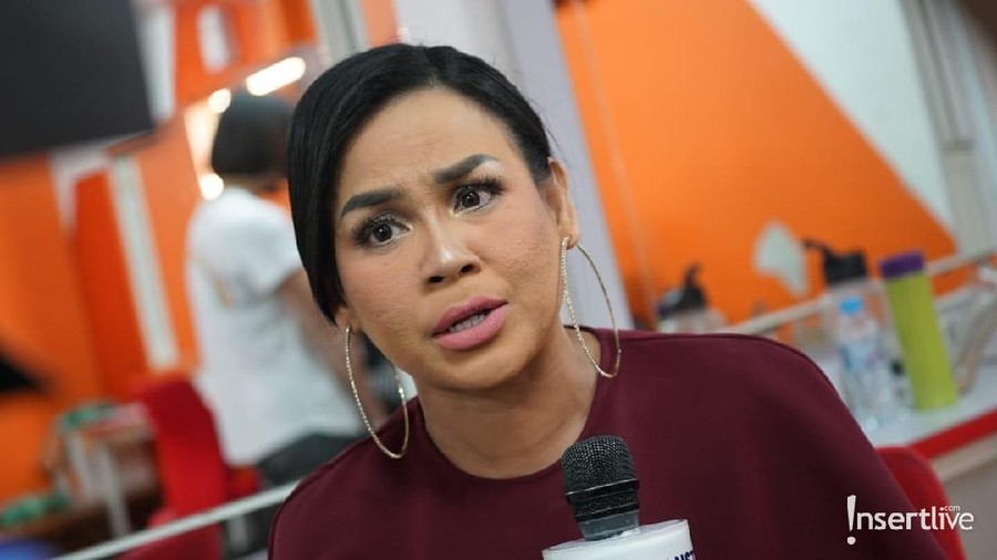Melaney Ricardo dan Tyson James mengungkapkan rencananya untuk pindah rumah lantaran rumahnya saat ini terlalu besar.