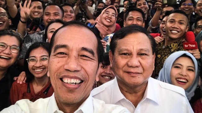 Budi Gunawan: Kerutan Prabowo 100 Persen Identik Pemimpin Versi Jokowi Kepala BIN Budi Gunawan menyebut Menhan Prabowo Subianto merupakan sosok yang identik dengan ciri-ciri pemimpin memikirkan rakyat versi Presiden Jokowi.
