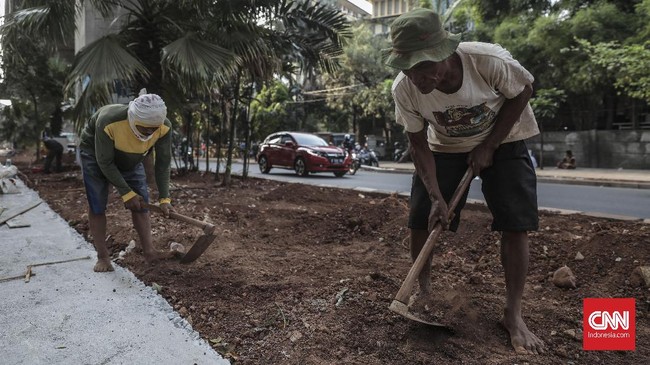 Kementerian PUPR mengalokasikan Rp18,42 triliun untuk program padat karya tunai pada 2021 atau naik dari alokasi tahun ini, sekitar Rp13 triliun.