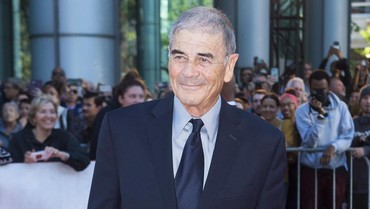 img-title Aktor Senior Robert Forster Meninggal Dunia