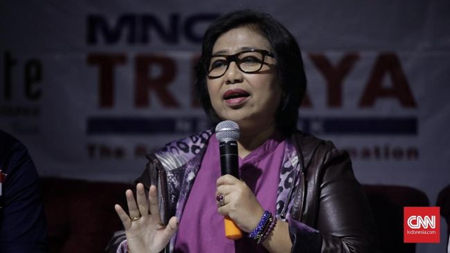 Irma meminta agar Ketua DPP PDIP Djarot Saiful Hidayat tidak asal bicara di tengah isu Presiden Jokowi berencana merombak kabinetnya lagi sebelum pemilu 2024.