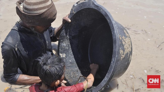 Kemenko Kemaritiman dan Investasi menyatakan biaya angkat 'harta karun' yang mencapai Rp14 miliar menjadi alasan pemerintah mengizinkan asing cari harta di RI.