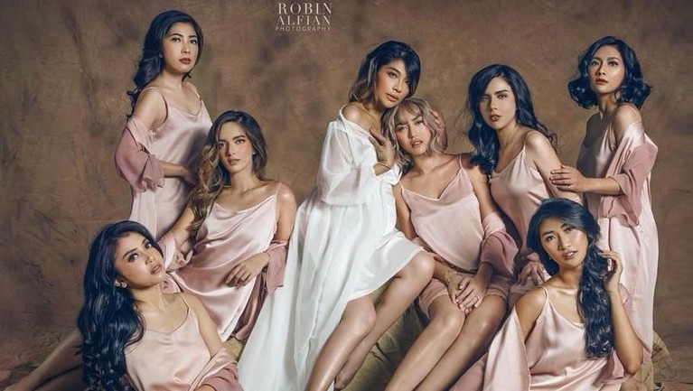 Enam geng artis Indonesia ini berhasil mencuri perhatian netizen. Mereka selalu tampil kompak dengan membagikan momen kebersamaannya. Ada siapa saja?