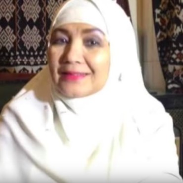 4 Fakta Eva Arnaz, Mantan Bintang Panas yang Kini Jualan Lontong Sayur