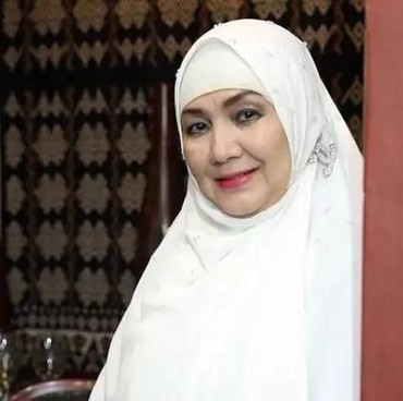 Kisah Eva Arnaz, Mantan Artis 70-an yang Kini Jualan Lontong Sayur