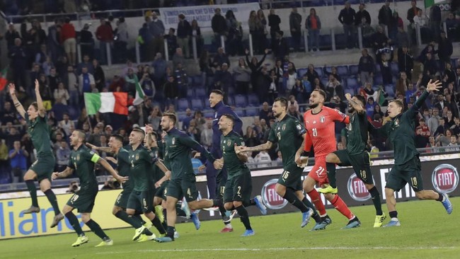 Timnas Italia memastikan diri lolos ke Piala Eropa 2020 usai menang 2-0 atas Yunani di Kualifikasi Piala Eropa, Minggu (13/10) dini hari WIB.