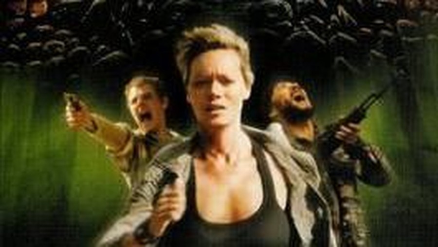 Bioskop Trans TV Minggu (13/10) menampilkan Running Scared dan Anacondas: Trail Of Blood.