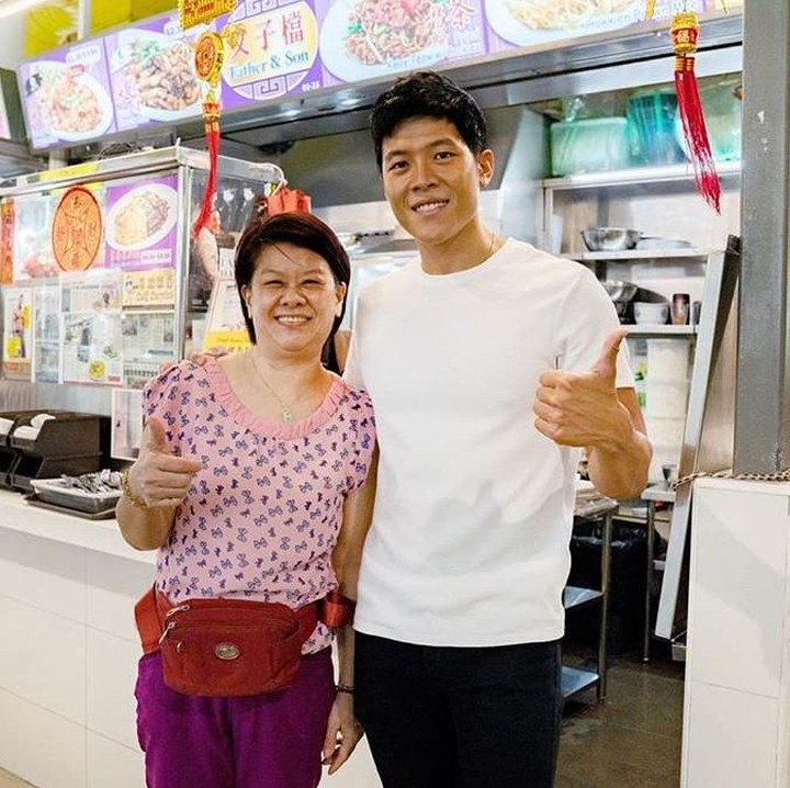<p>Walter menjalankan usahanya ini dengan sang bunda. Duet inspiratif ibu dan anak nih. (Foto: Instagram/ @walkthewalter)</p>