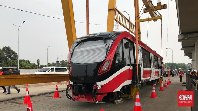 LRT Jabodebek disebut lebih canggih karena didukung teknologi moving block yang bisa berhenti dalam keadaan darurat sehingga bisa dijalankan tanpa ada masinis.
