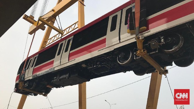 Kemenhub membantah telah menghentikan proyek LRT Pulo Gadung- Kebayoran Lama sebagaimana dituduhkan anggota DPRD DKI Jakarta Gilbert Simanjuntak