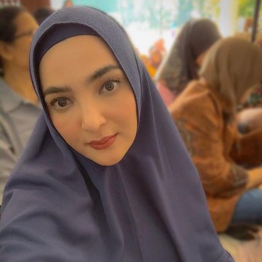 Ashanty Unggah Foto Berhijab, Azriel: Jangan di Lepas Ya Bundaa