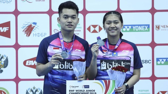 FOTO: Leo/Daniel Bawa Merah-Putih Berkibar di Rusia
