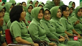 VIDEO: Istri TNI Dapat Pembinaan Bijak Bermedia Sosial