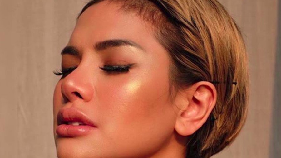 Nikita Mirzani Ini deretan artis cantik yang berani tampil blak-blakan tanpa bra.