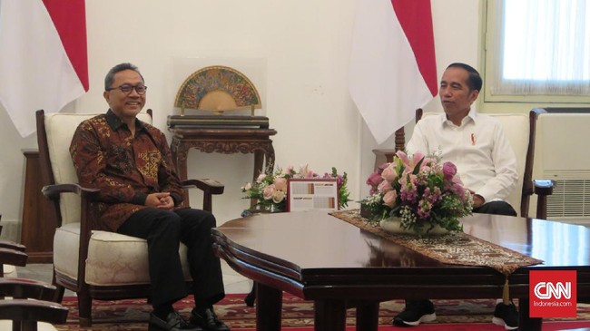 Ketum PAN Zulkifli Hasan menyebut Jokowi dengan para ketum partai akan membahas dinamika politik terbaru, termasuk pencapresan Ganjar Pranowo.