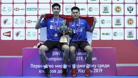FOTO: Leo/Daniel Bawa Merah-Putih Berkibar di Rusia