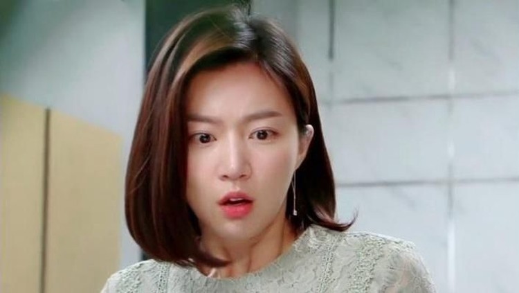 Drama Korea Left-Handed Wife sudah memasuki episode 11 pada hari ini. Cek sinopsisnya di sini.