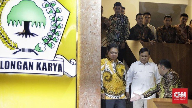 Ketum Golkar Airlangga Hartarto mengklaim bakal ada parpol baru yang merapat ke Koalisi Indonesia Maju (KIM) dukung Prabowo Subianto.