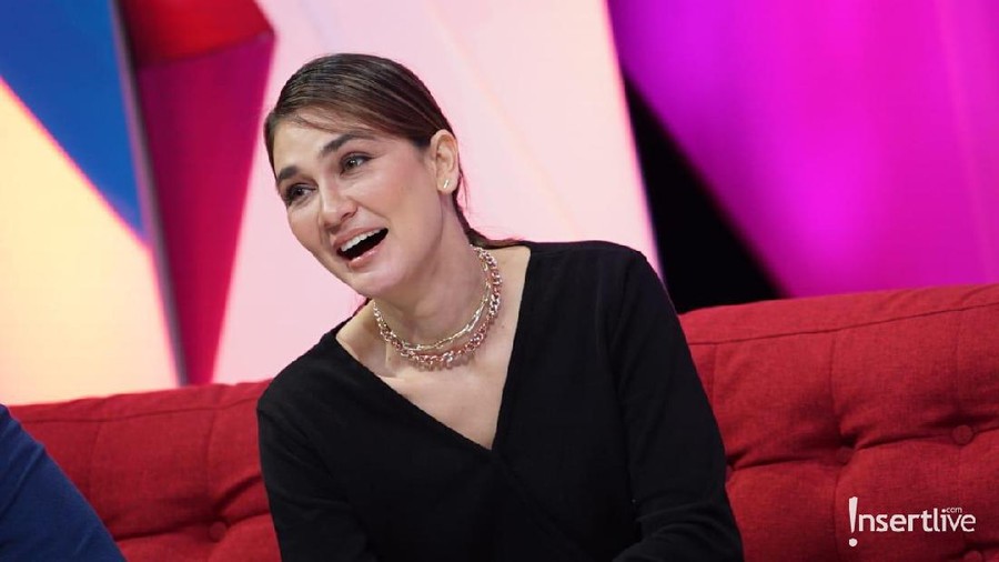 Luna Maya mengungkap memiliki tubuh yang tidak seksi dan ada beberapa selulit di bagian perutnya