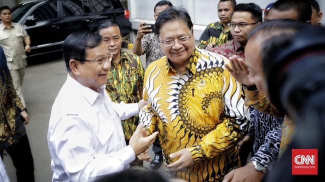 Ketum Golkar Airlangga Hartarto mendatangi kediaman Ketum Gerindra Prabowo Subianto. Banyak hal yang dibahas terkait politik.