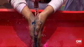Alasan Mengeringkan Tangan Sama Pentingnya dengan Cuci Tangan