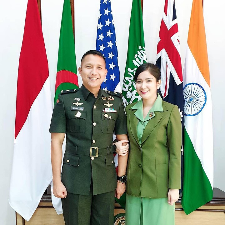 <p>Bunda masih ingat dengan Winda Khair? Wajahnya dahulu sering menghiasi layar FTV. Setelah menikah dengan perwira TNI, Achmad Zaki, pada 9 Agustus 2015, Winda jarang muncul lagi di televisi. Kini, mereka sudah dikaruniai dua anak. (Foto: Instagram @windakhair)</p>